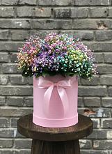 Цветочная композиция из Гипсофила и Розы в шляпной коробке в Бужарово
