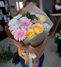 Букет цветов из:  Герберы, Розы и Хризантемы в Бужарово