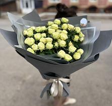 Букет Белые кустовые розы Солинеро в Бужарово