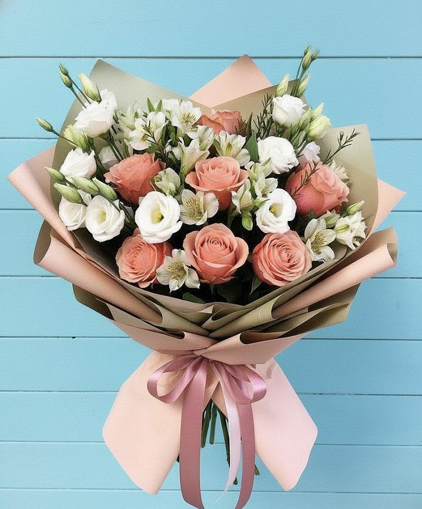 Букет цветов из: Розы, Альстромерии и Лизиантусы в Бужарово