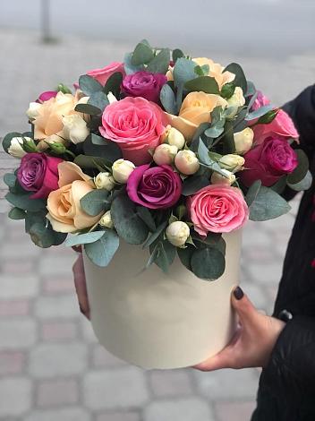 Цветочная композиция из Розы в шляпной коробке в Бужарово