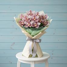 Букет цветов из:  Орхидеи и Розы в Бужарово