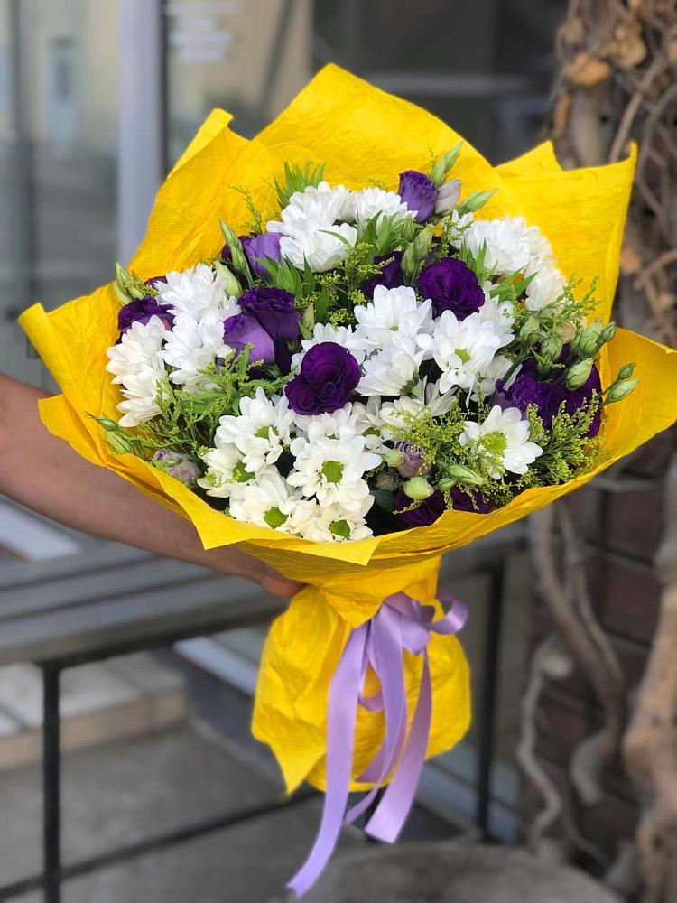 Букет цветов из: Ирисы, Хризантемы и Ромашки в Бужарово