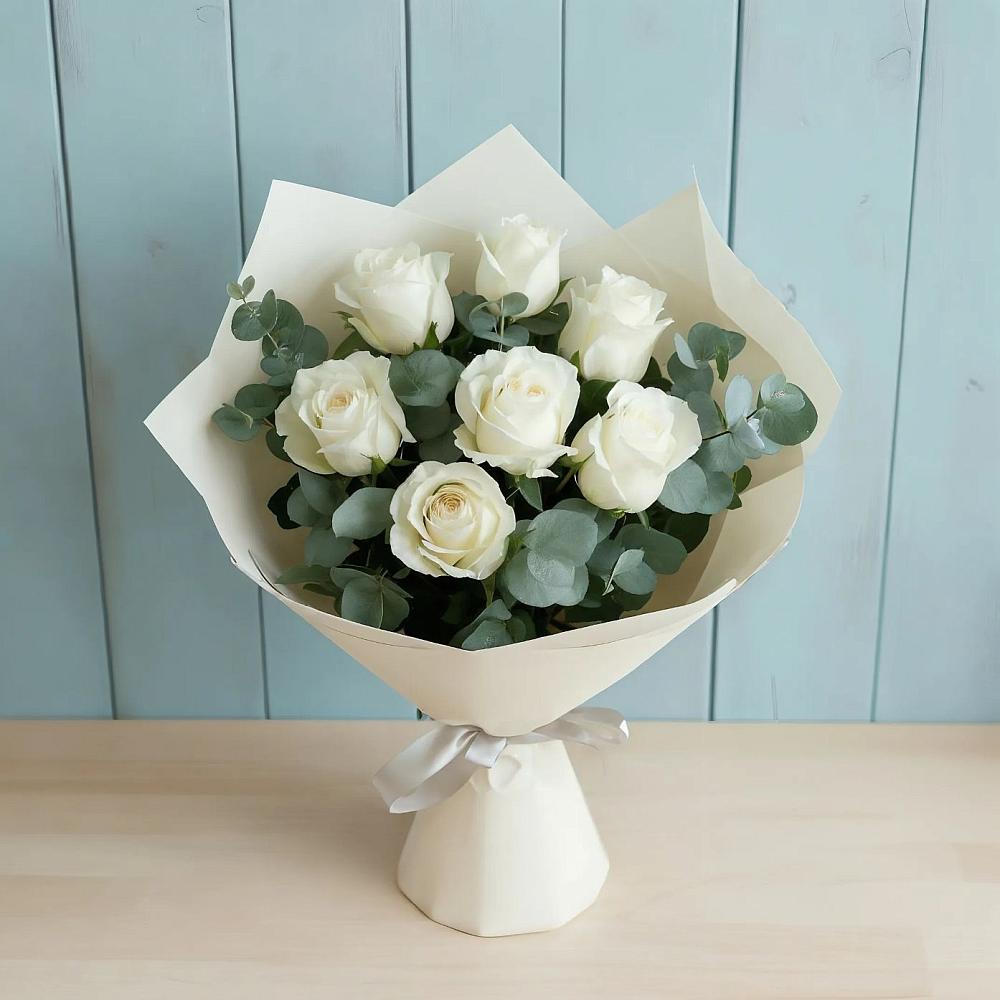 Букет Белые розы в Эвкалипте в Бужарово