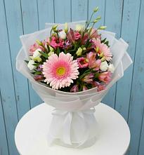 Букет цветов из:  Герберы, Альстромерии и Лизиантусы в Бужарово