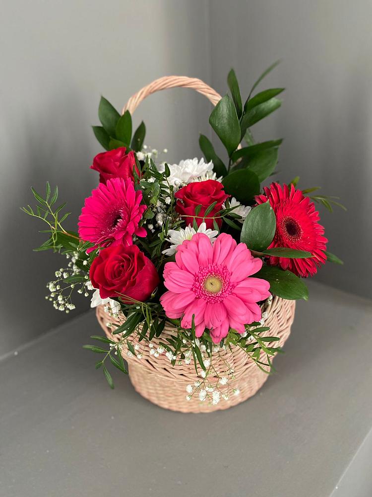 Цветочная композиция из Розы, Хризантемы и Герберы в корзине в Бужарово