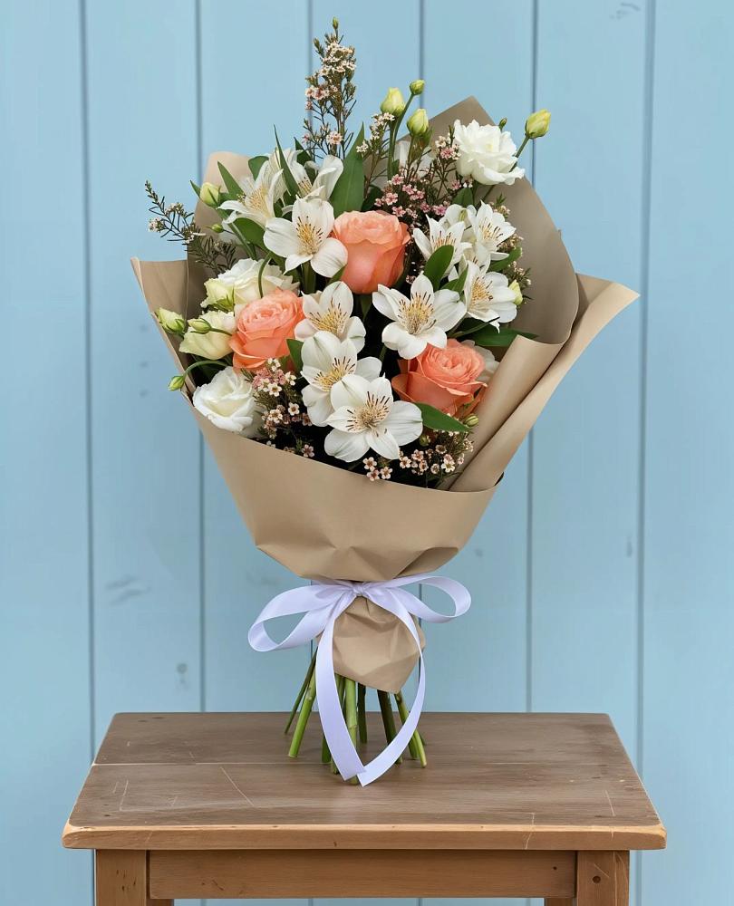 Букет цветов из: Альстромерии, Лизиантусы, Розы и Хризантемы в Бужарово